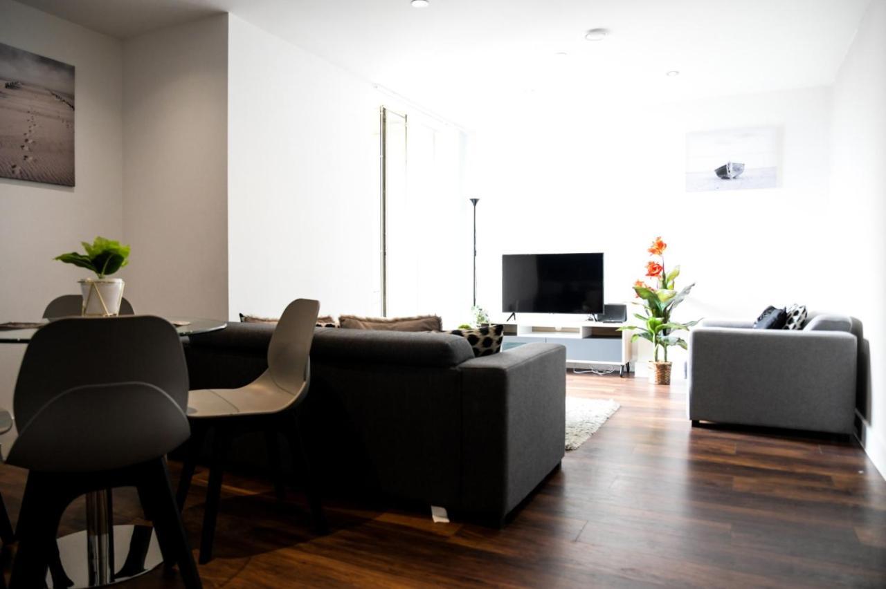 Onpoint Apartments - Spacious 2 Bedroom Apt - City Centre With Balcony Манчестър Екстериор снимка